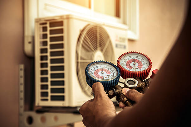 Professional Hvac Installation technician working in Wildomar, CA